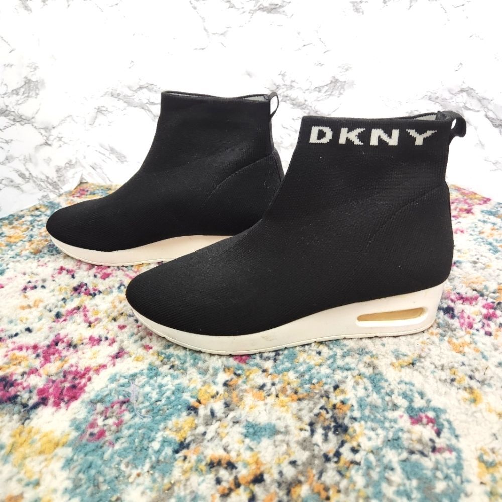 DKNY Black & White Slip On Sock Style Wedge Booties Size 9m